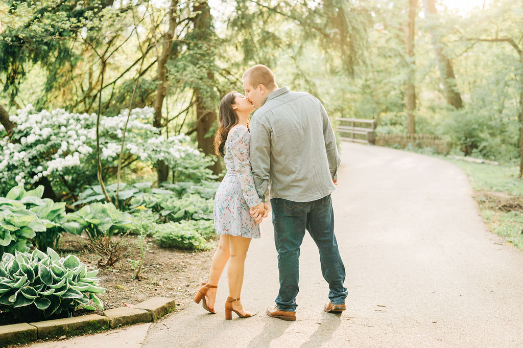 Spring engagement session at Inniswood Metro Gardens